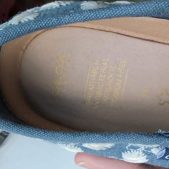 Geox Brand New Canvas and Leather Girls shoes size 32 made in Italy - Picture 6 of 7